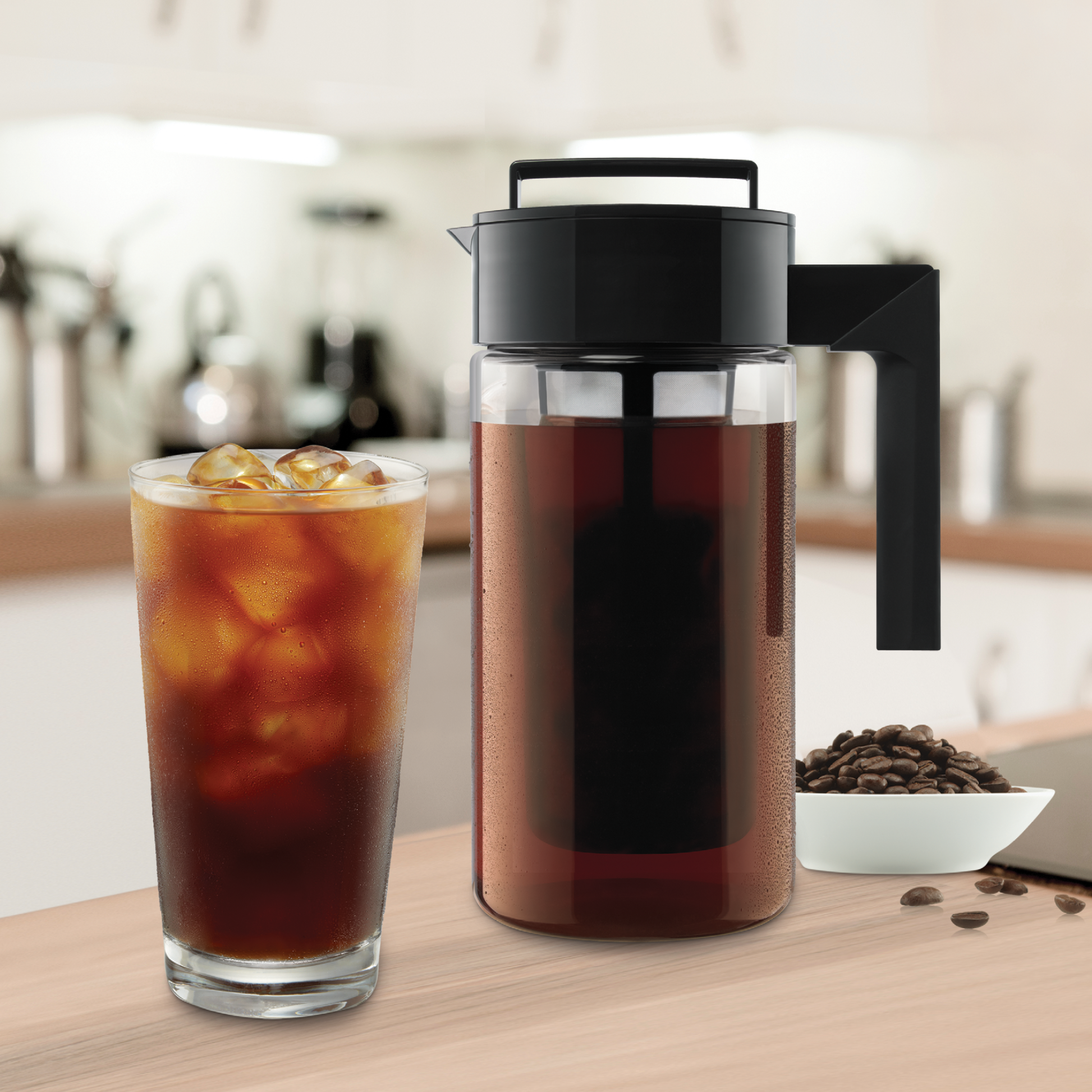 cold-brew-coffee-maker-s5 10310-ColdBrewCoffeeMaker-1qt-lifestyle2.png