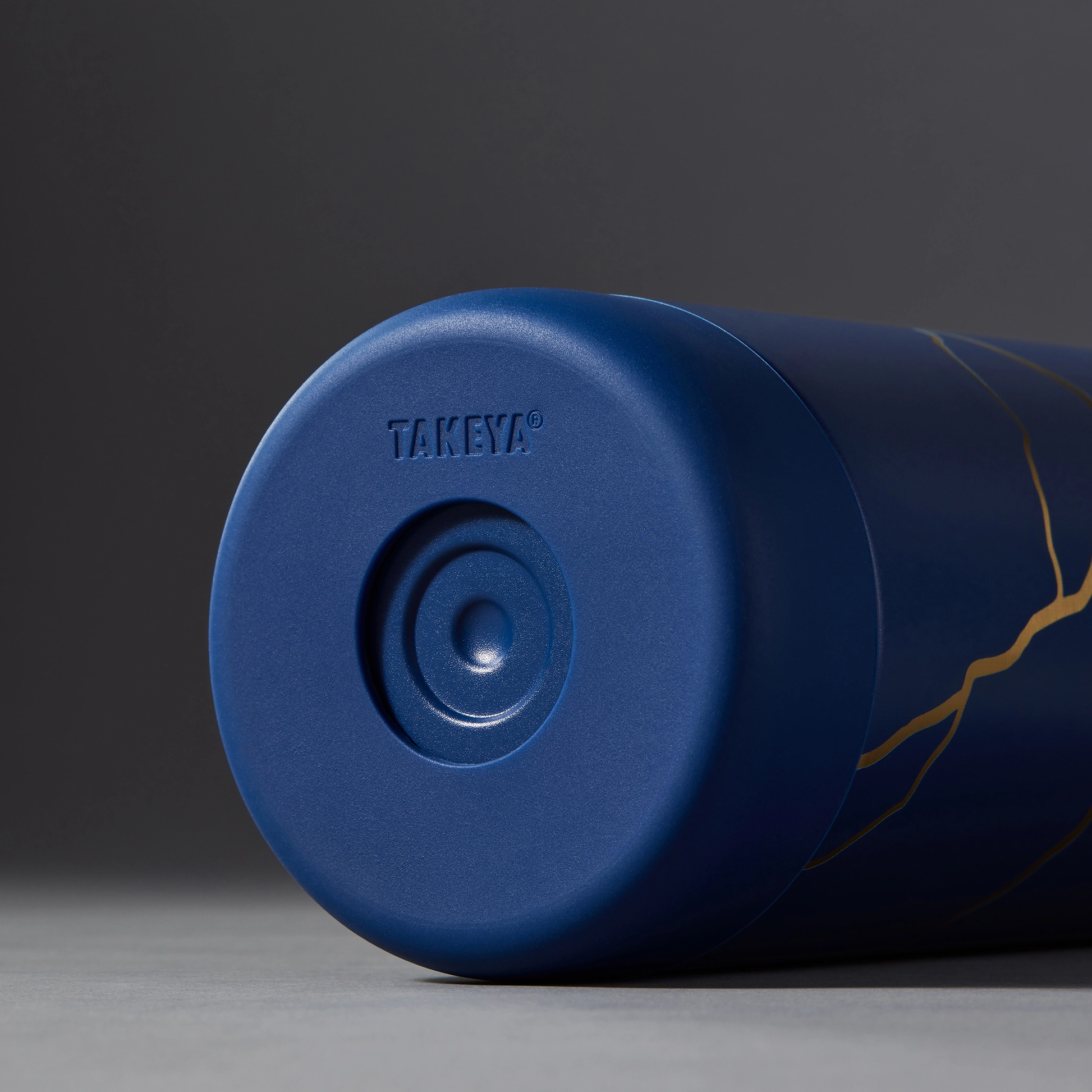 kintsugi-water-bottle-with-spout-lid-o7 51390-TK_HO25_Kintsugi_Takeya9249.png